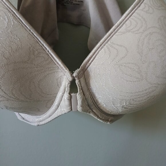 Women's Bali Comfort Revolution Bra Front Closure T-Shirt Underwire Size 42C - Picture 2 of 15